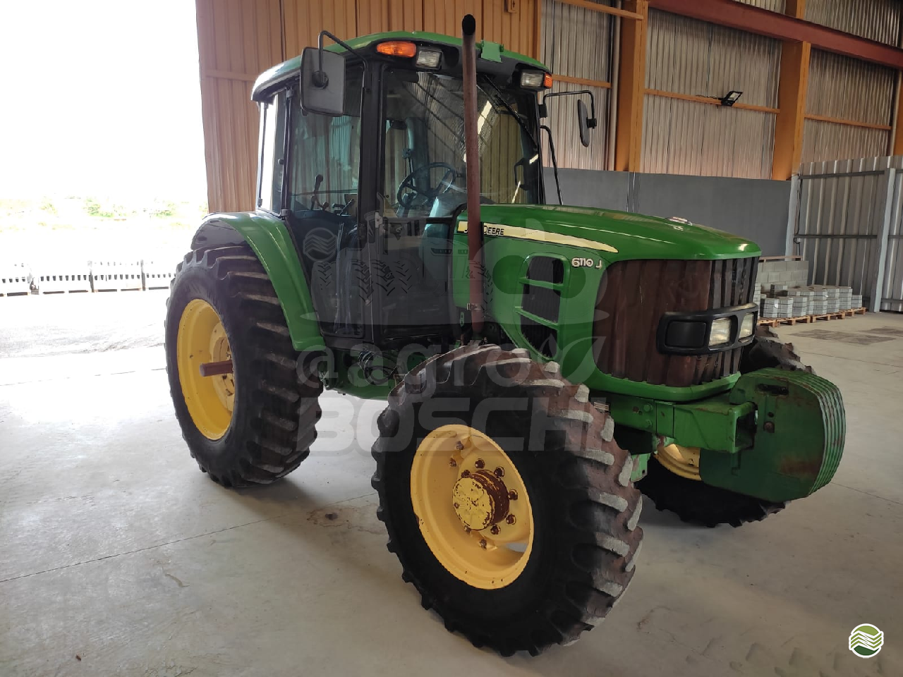 TRATOR JOHN DEERE JOHN DEERE 6110J Tração 4x4 AgroBoschi SAO JORGE DO IVAI PARANÁ PR